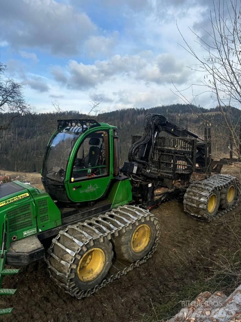 John Deere 1110 E شاحنات