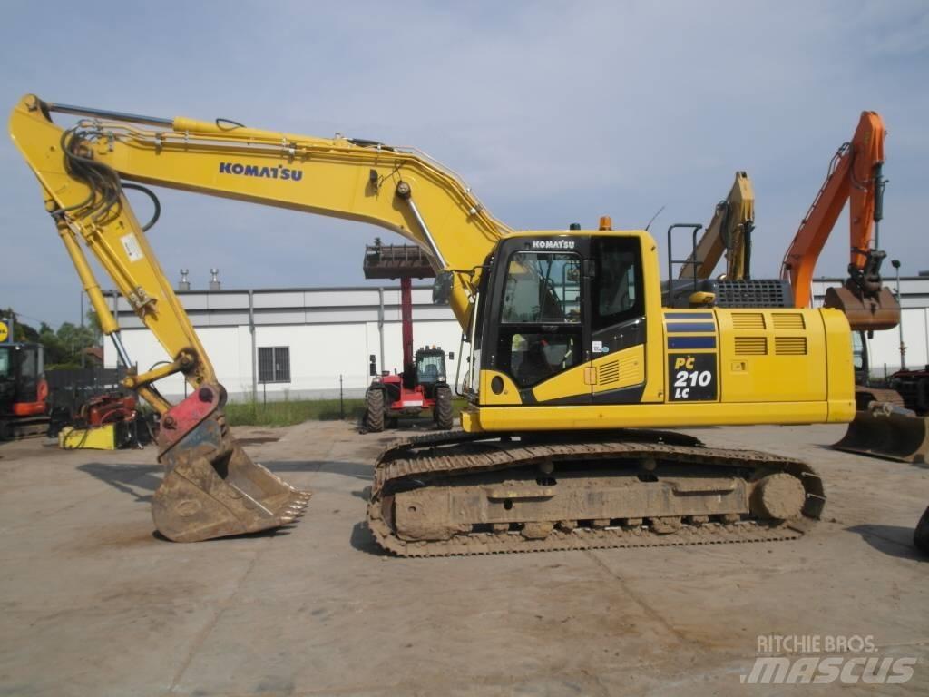 Komatsu PC 210 LC-11 حفارات زحافة