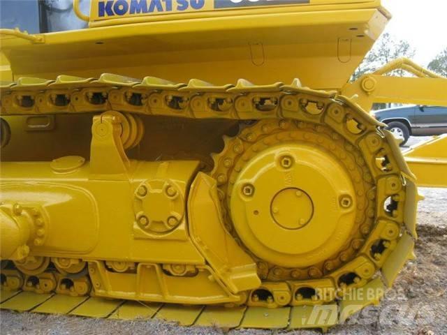 Komatsu D 65 EX بلدوزرات مجنزرة