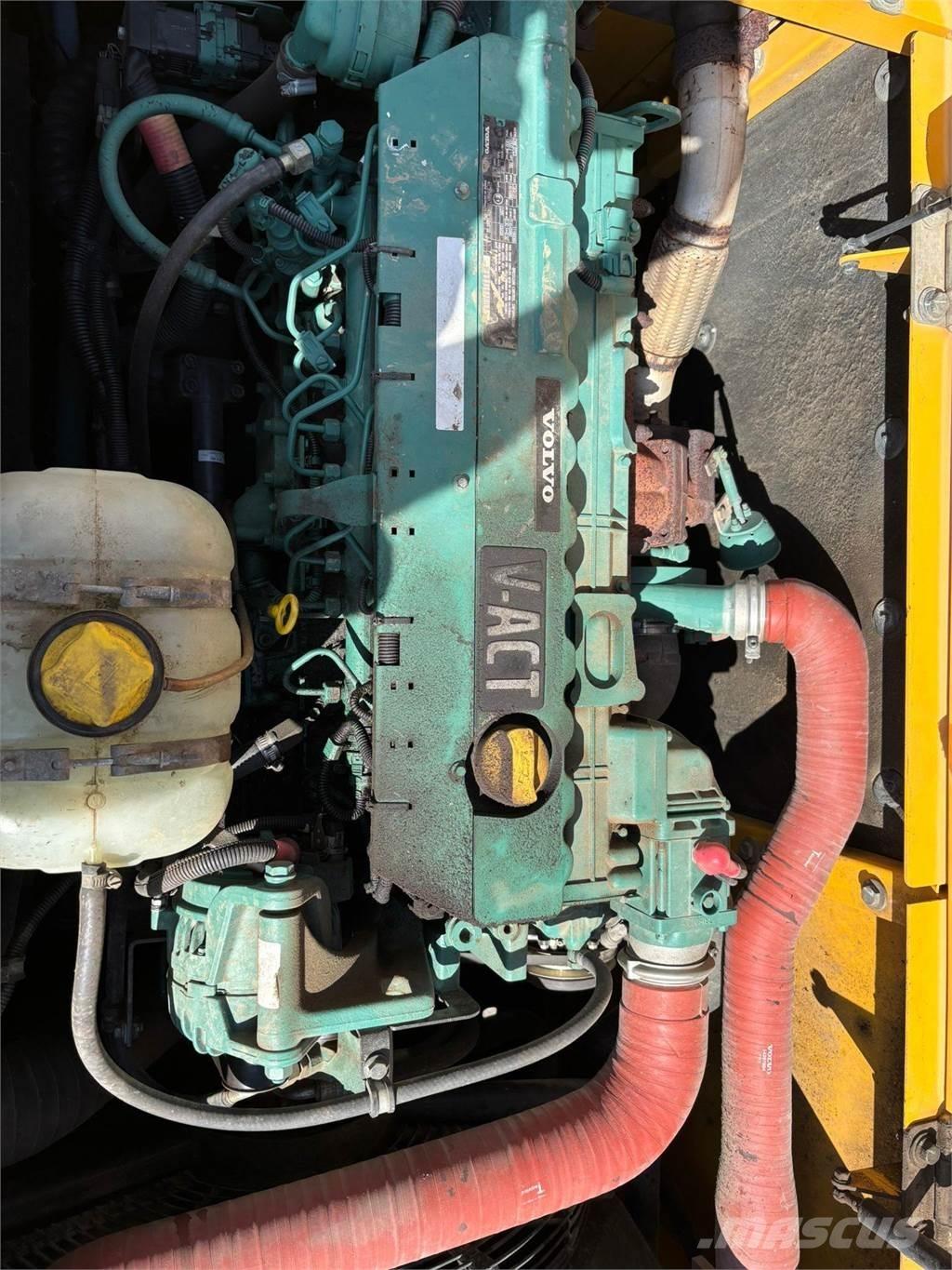 Volvo EC210CL حفارات زحافة