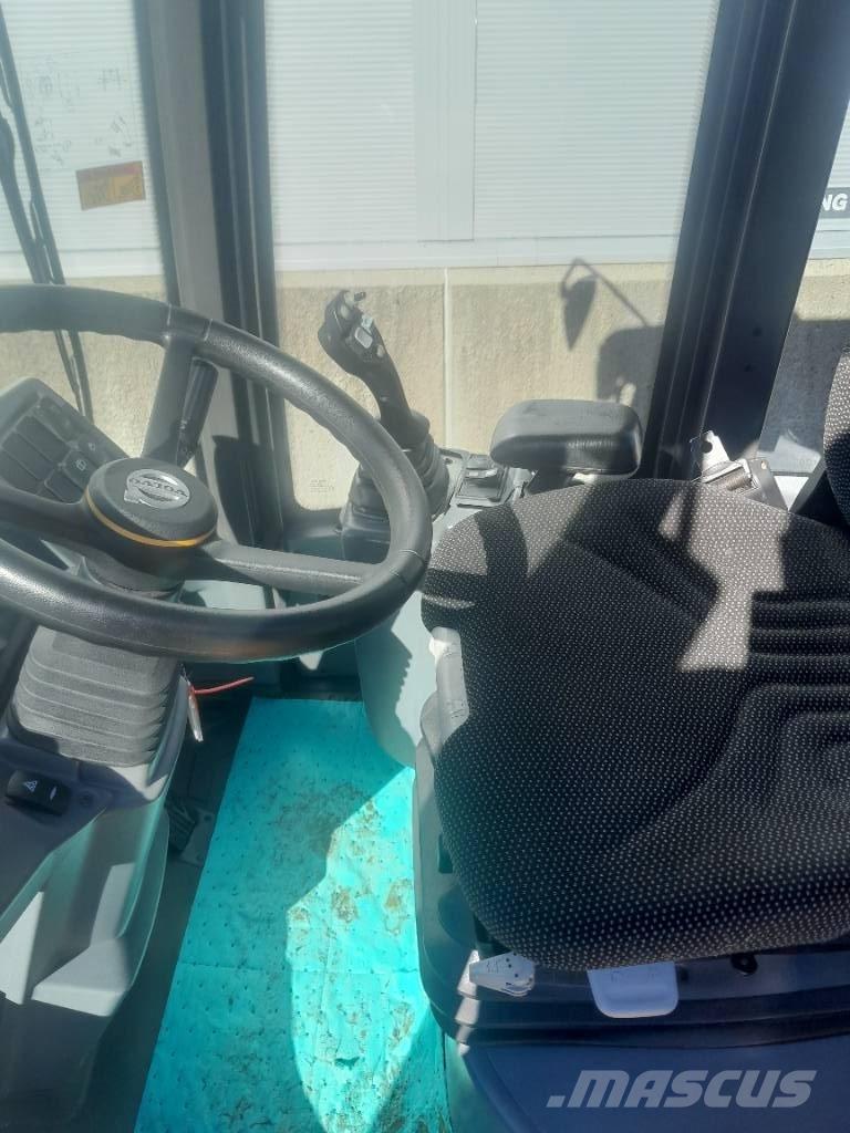 Volvo L35GS لوادر بعجل