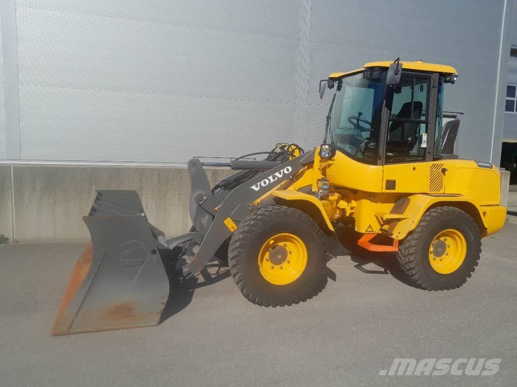 Volvo L35GS لوادر بعجل