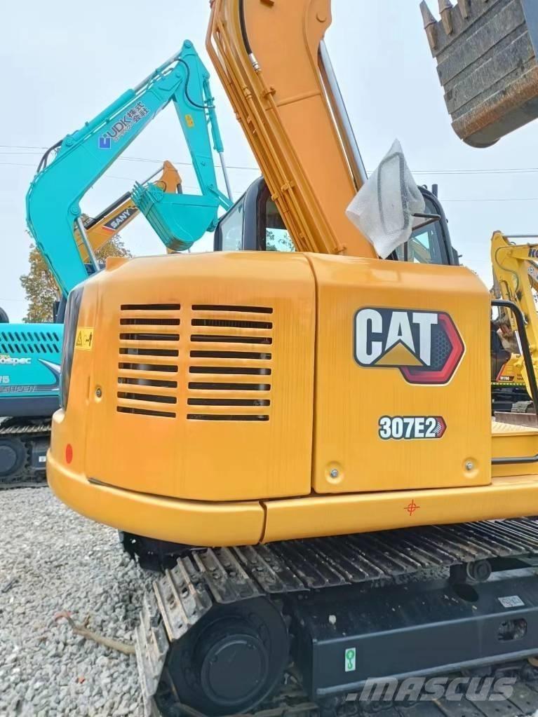 CAT 307 حفارات زحافة