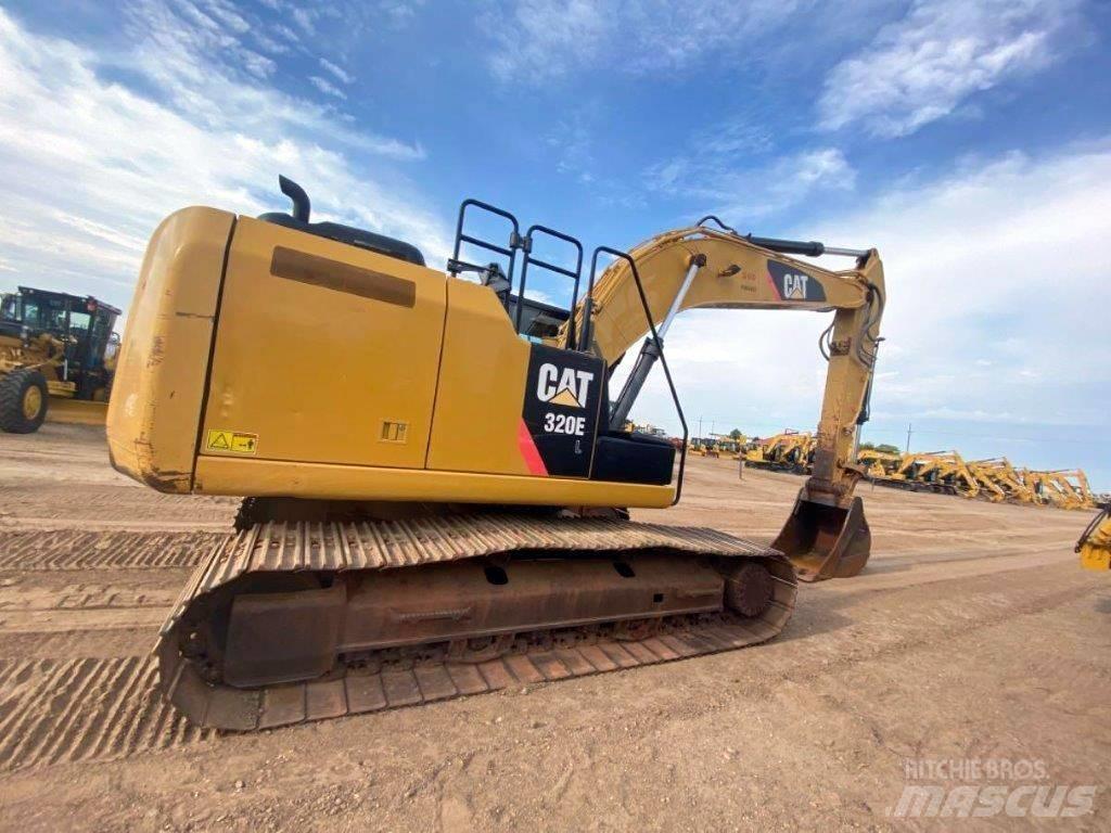 CAT 320 EL حفارات زحافة