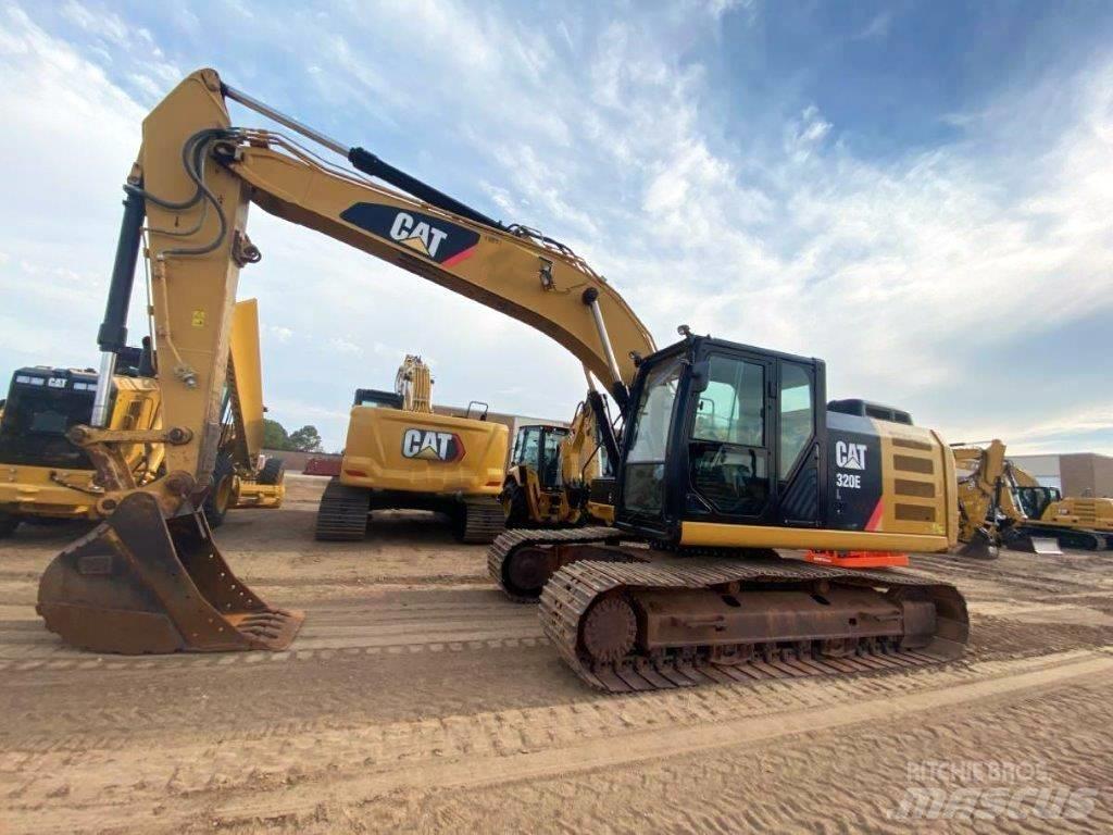 CAT 320 EL حفارات زحافة