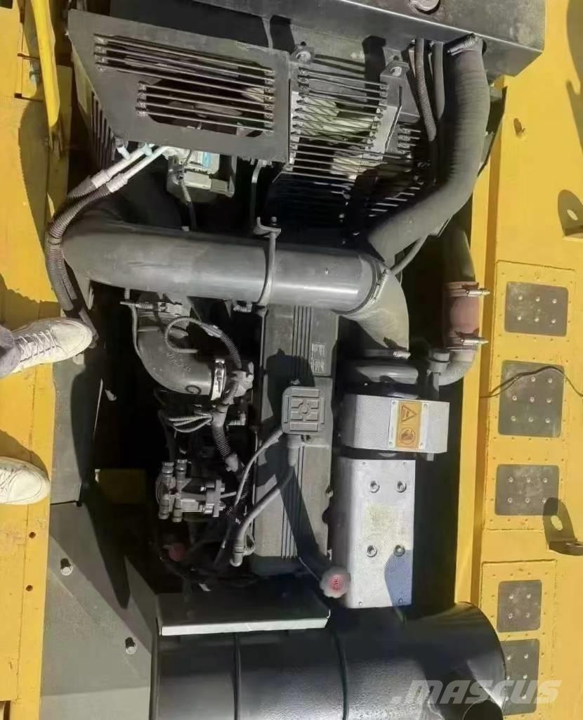 Komatsu PC 350-8 حفارات زحافة