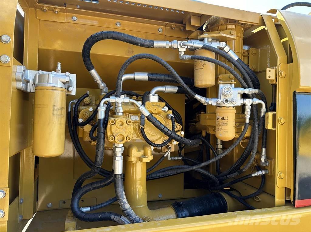 CAT 325 C حفارات زحافة