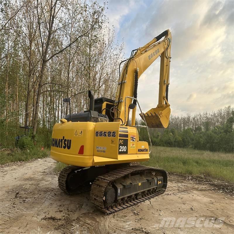 Komatsu pc200-8 حفارات زحافة