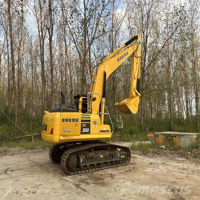 Komatsu pc200-8 حفارات زحافة