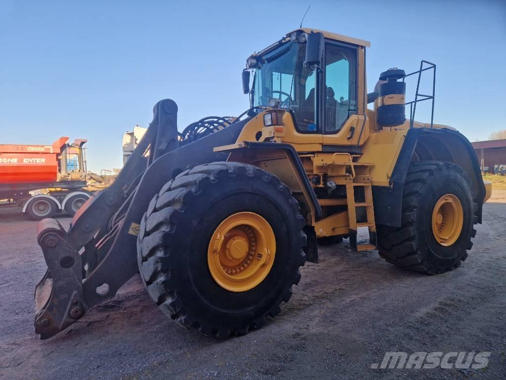 Volvo L 220 F لوادر بعجل