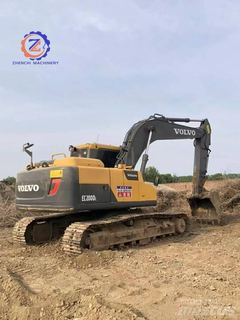 Volvo EC 200 حفارات زحافة