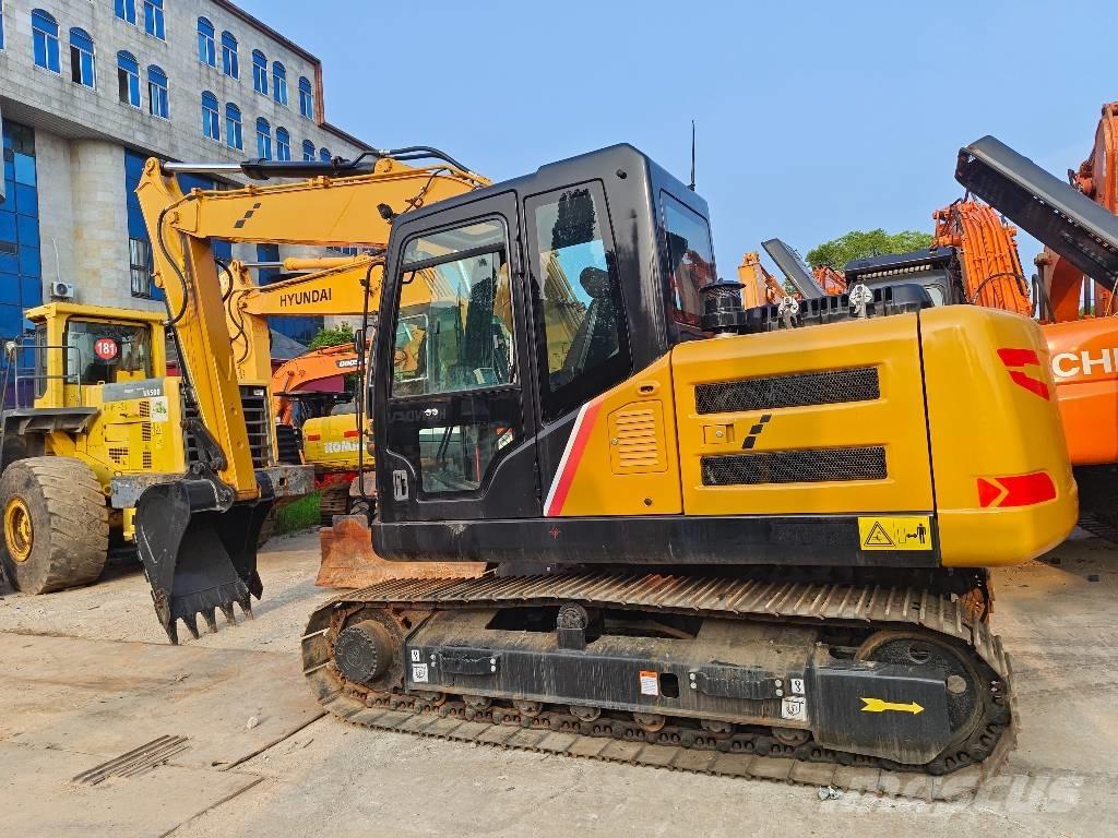 Sany SY 135 C حفارات زحافة