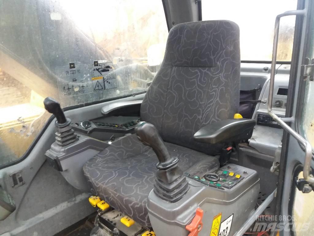 Volvo EC 240 B LC حفارات زحافة