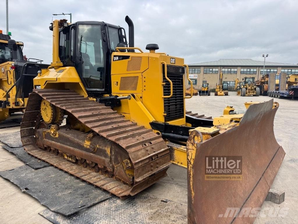 CAT D 6 N LGP بلدوزرات مجنزرة