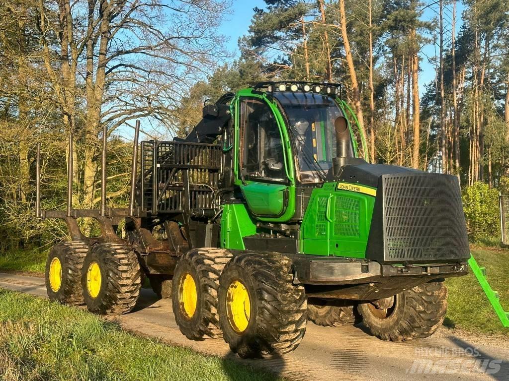 John Deere 1210 E شاحنات