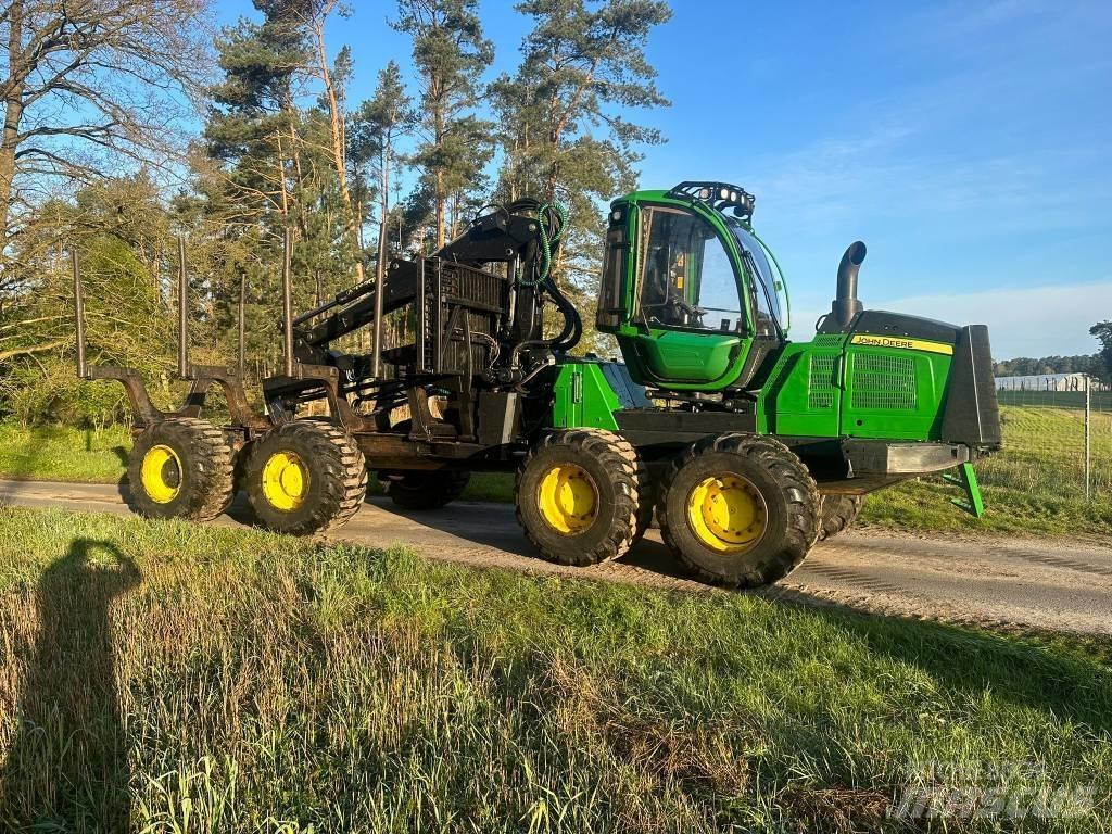 John Deere 1210 E شاحنات