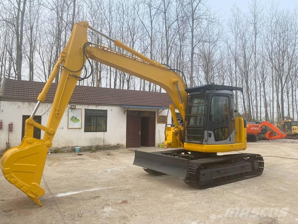 Komatsu PC128US حفارات زحافة