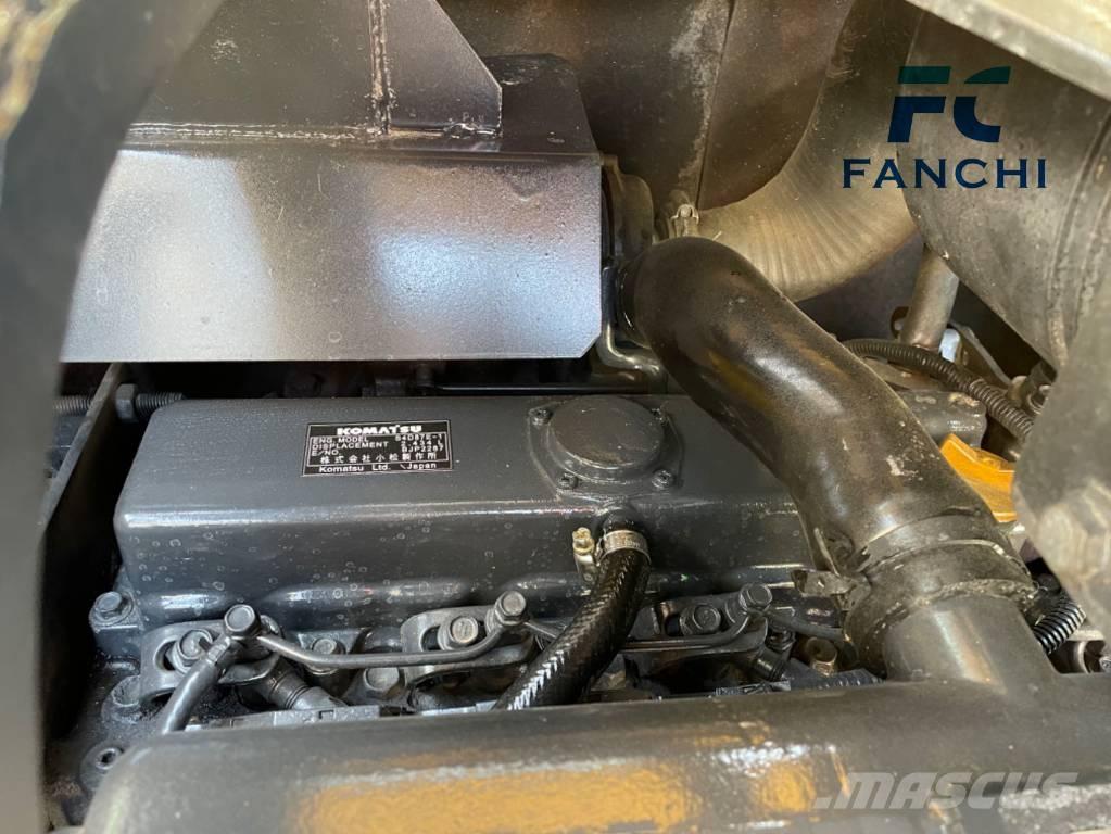 Komatsu PC 56 حفارات صغيرة أقل من 7 طن (حفارات صغيرة)