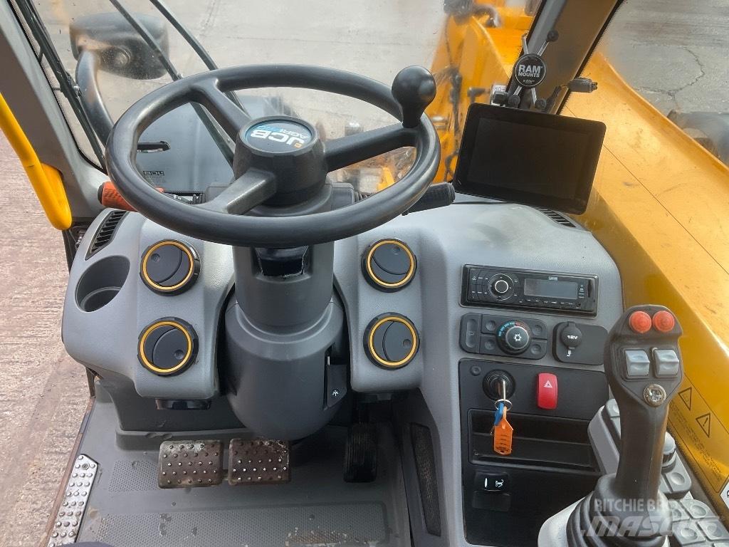 JCB 532-70 AGRI PRO معدات مناولة لأغراض الزراعة