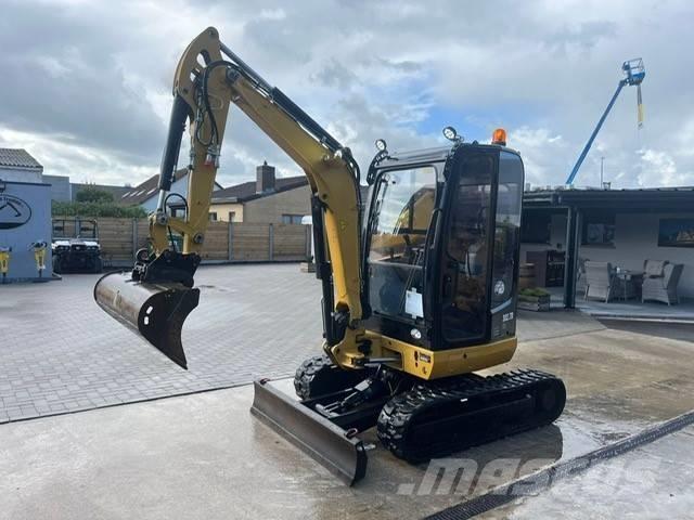 CAT 302.7 D CR حفارات صغيرة أقل من 7 طن (حفارات صغيرة)