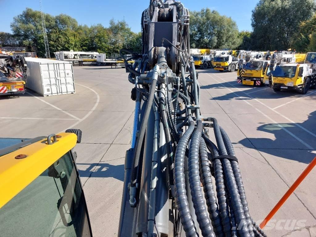 Volvo ECR 235 E حفارات زحافة
