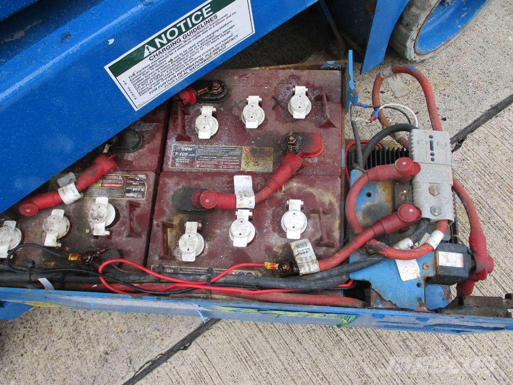 Genie GS 1932 (143) رافعات مقصية الشكل