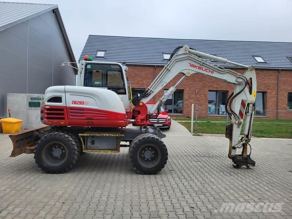 Takeuchi TB295W حفارات وسط 7 طن - 12 طن
