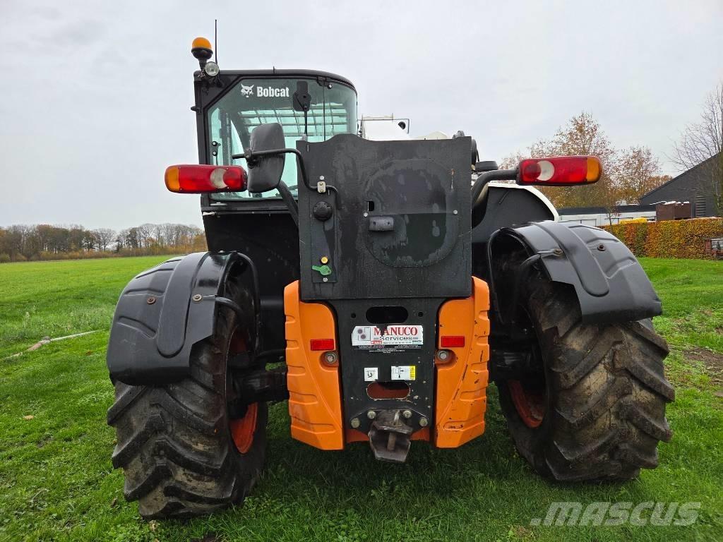 Bobcat TL 470 مناولات متداخلة