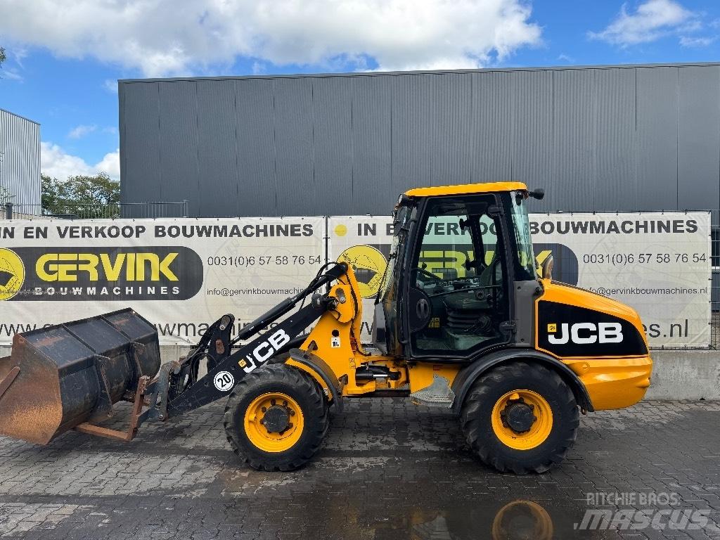 JCB 406 لوادر بعجل