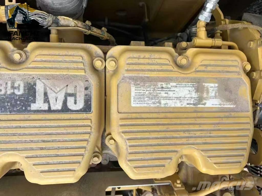 CAT 390F حفارات زحافة