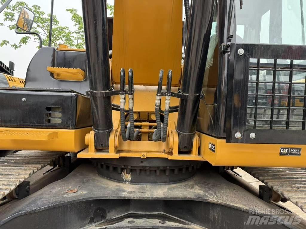 CAT 330 D L حفارات زحافة