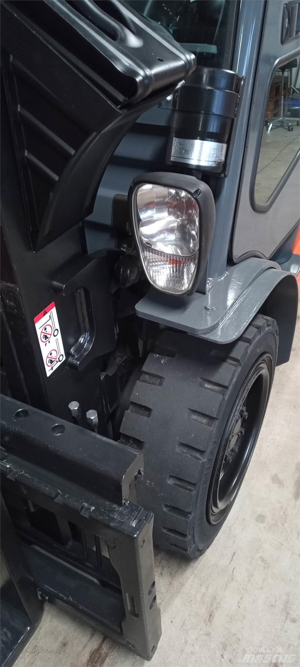Toyota 02-8FGF30 شاحنات LPG