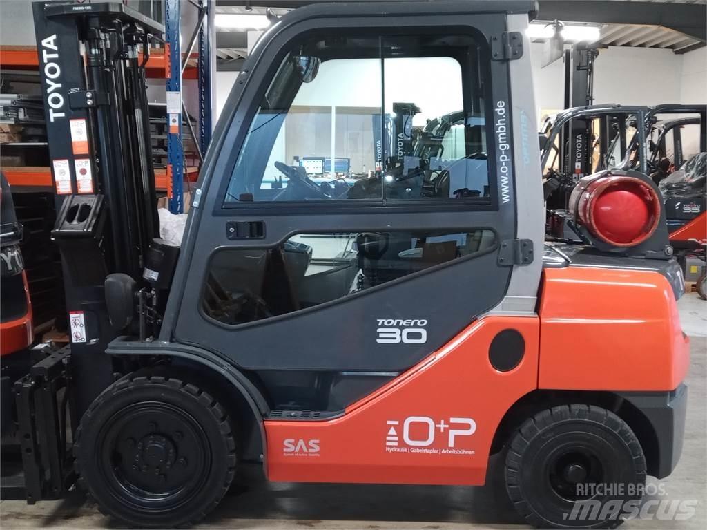 Toyota 02-8FGF30 شاحنات LPG