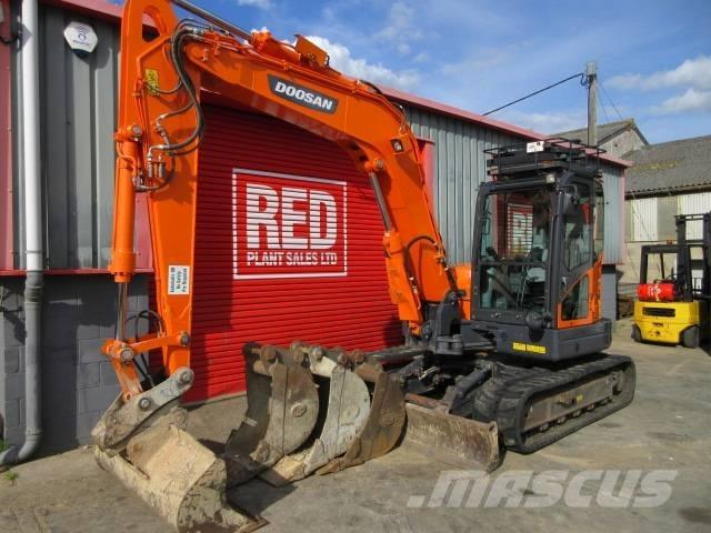 Doosan DX 85 R-3 حفارات وسط 7 طن - 12 طن