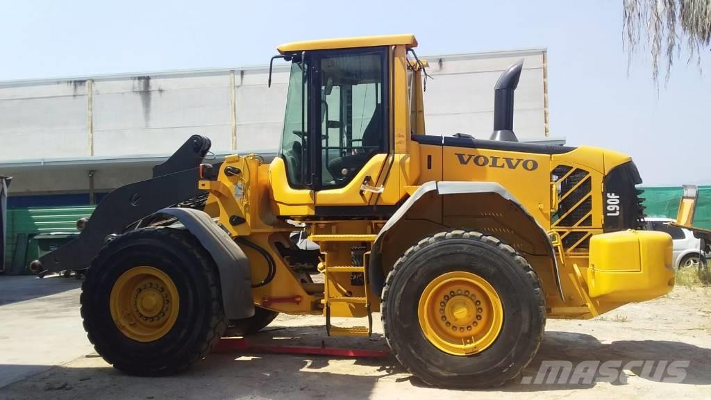 Volvo L90F لوادر بعجل
