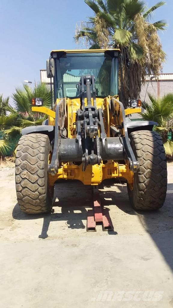 Volvo L90F لوادر بعجل