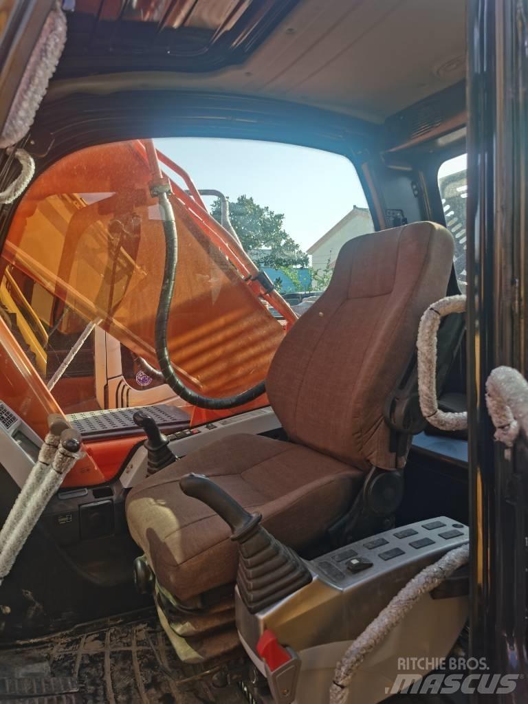 Doosan DX 225 LC حفارات زحافة