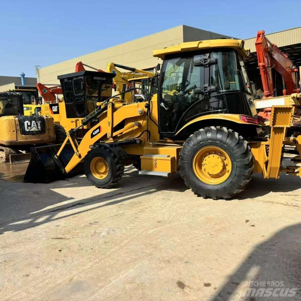 CAT 420 F لوادر ذات جرافات عكسية