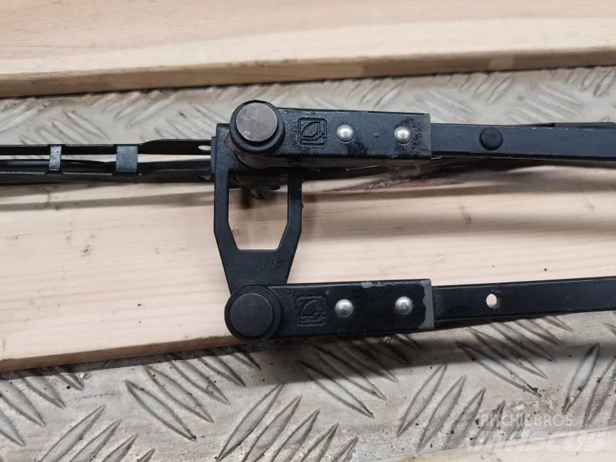 Manitou MLT  wiper كابينة والداخلية