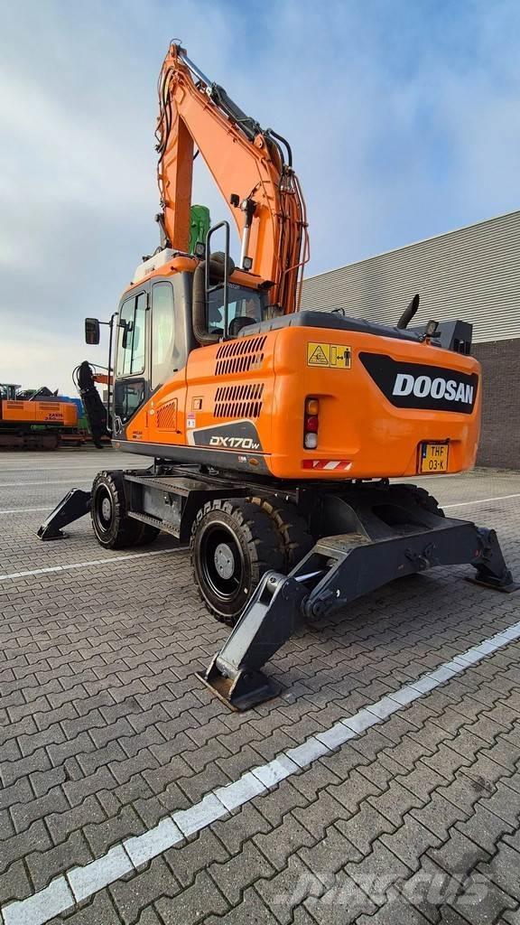 Doosan DX 170W-5 حفارات بعجل