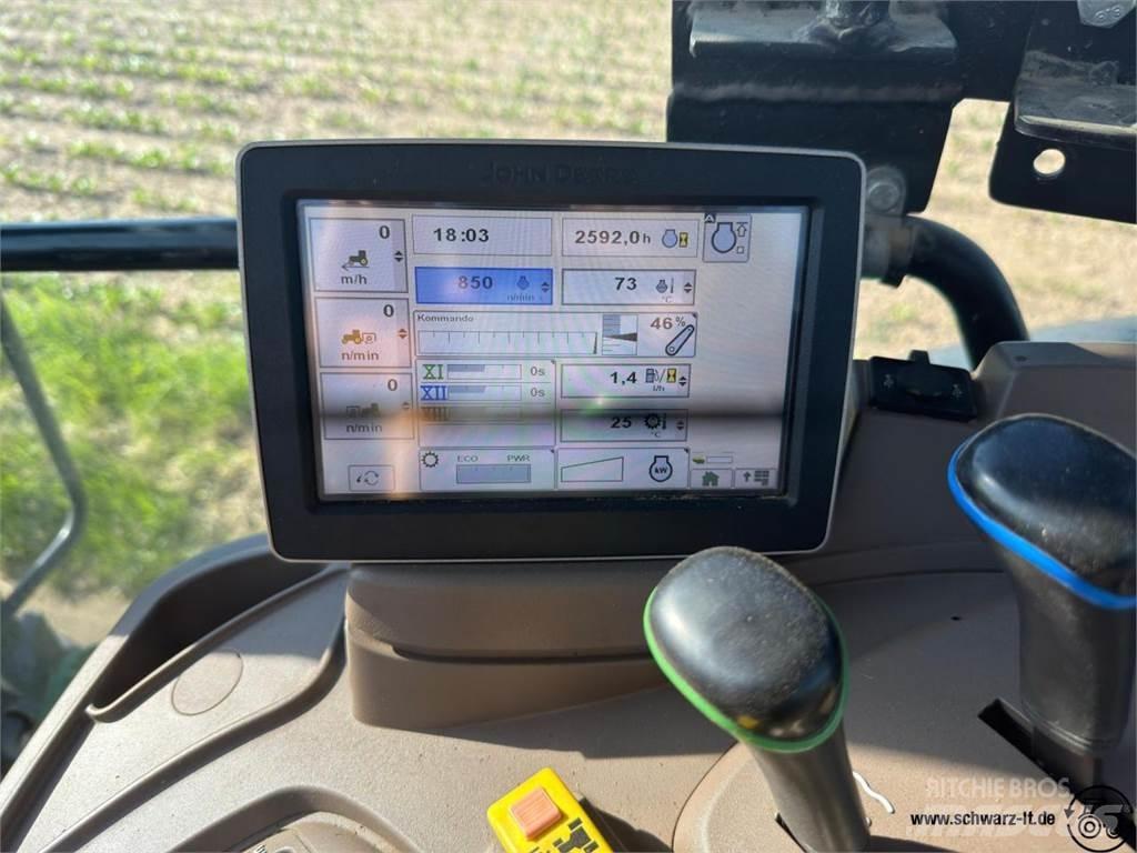 John Deere 6115R الجرارات