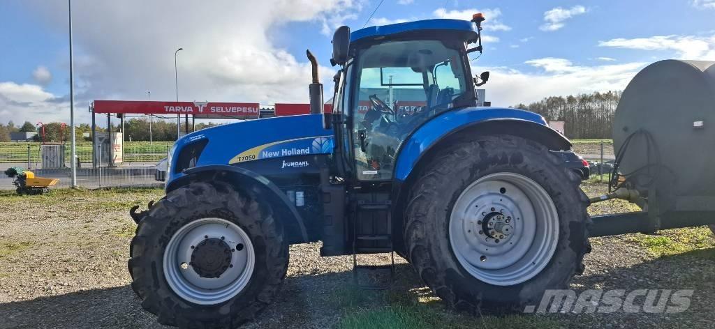 New Holland T7050 الجرارات