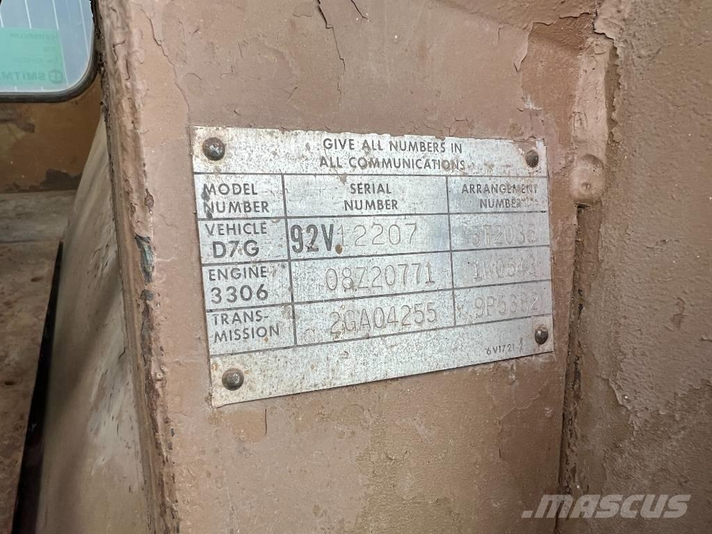 CAT D7G بلدوزرات مجنزرة