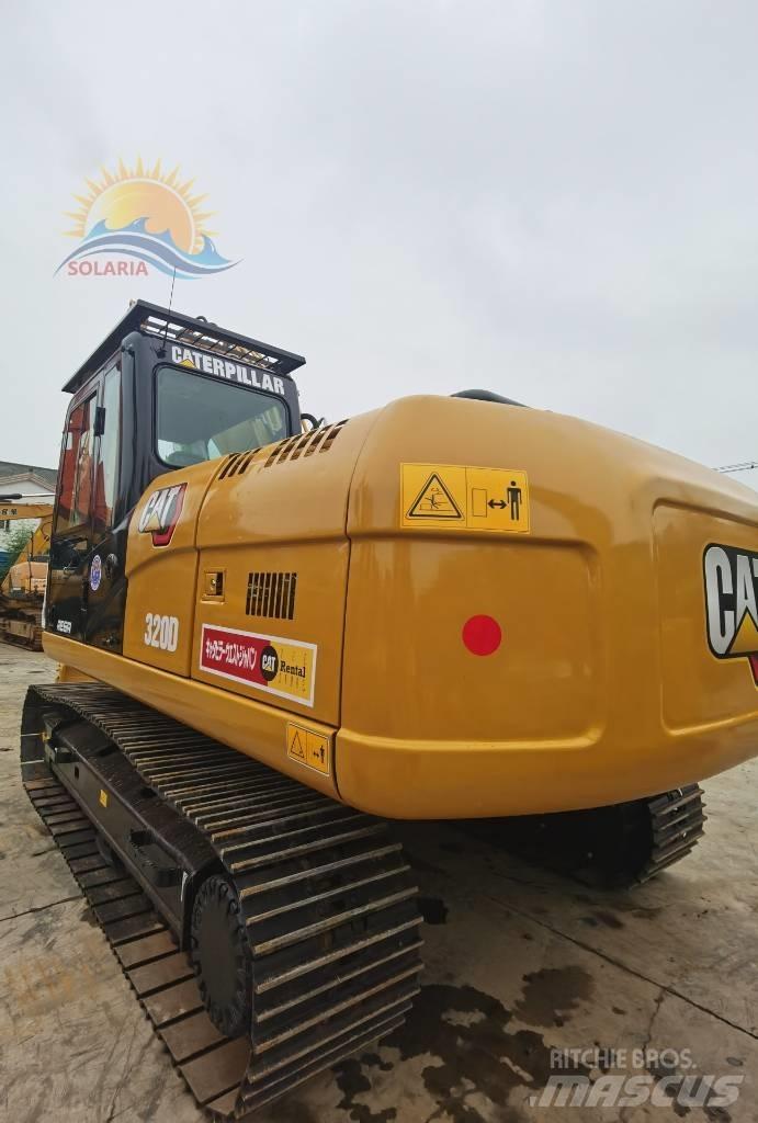 CAT 320 D حفارات زحافة