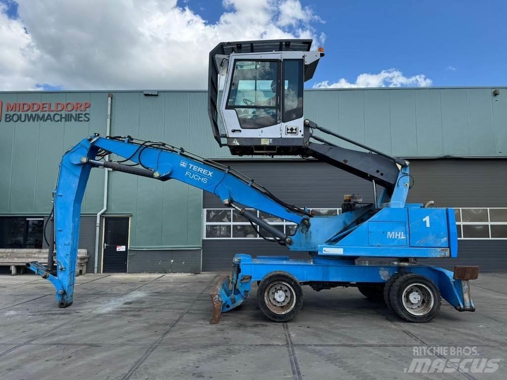 Fuchs MHL 320 مناولات المخلفات / مناولات صناعية