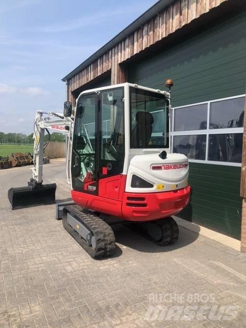 Takeuchi TB230 حفارات صغيرة أقل من 7 طن (حفارات صغيرة)