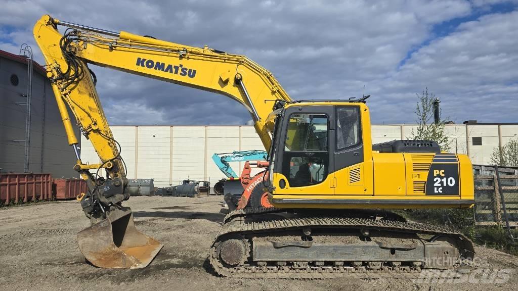 Komatsu PC 210 LC-8 حفارات زحافة