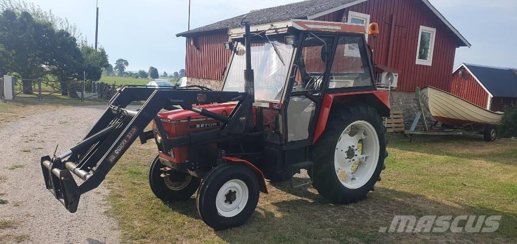 Zetor 5011 2-wd الجرارات