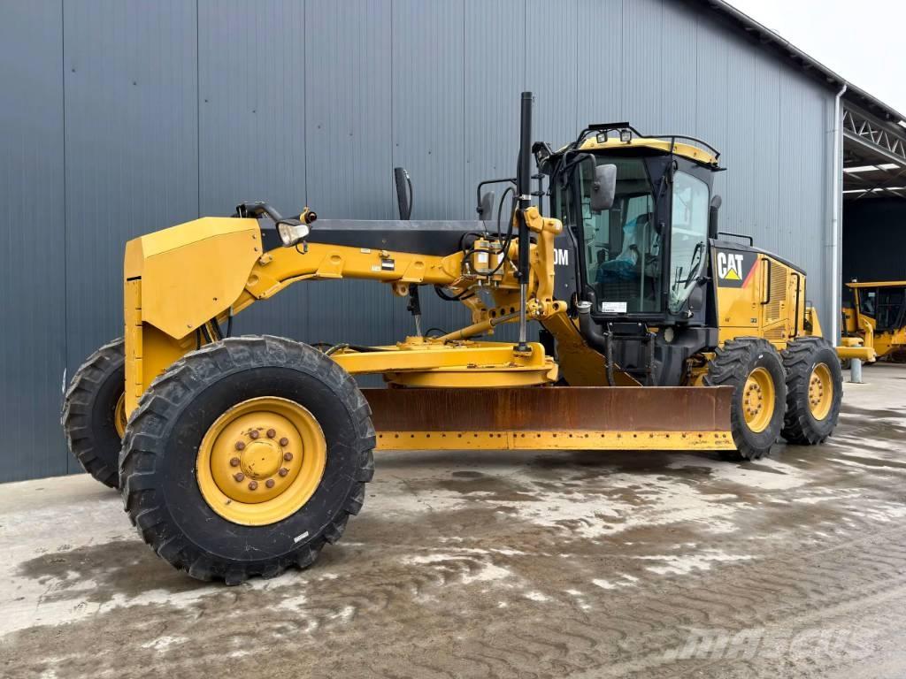 CAT 140M - LOW HOURS معدات تمهيد الطرق