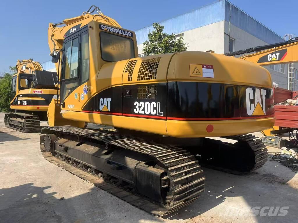 CAT 320 C L حفارات زحافة